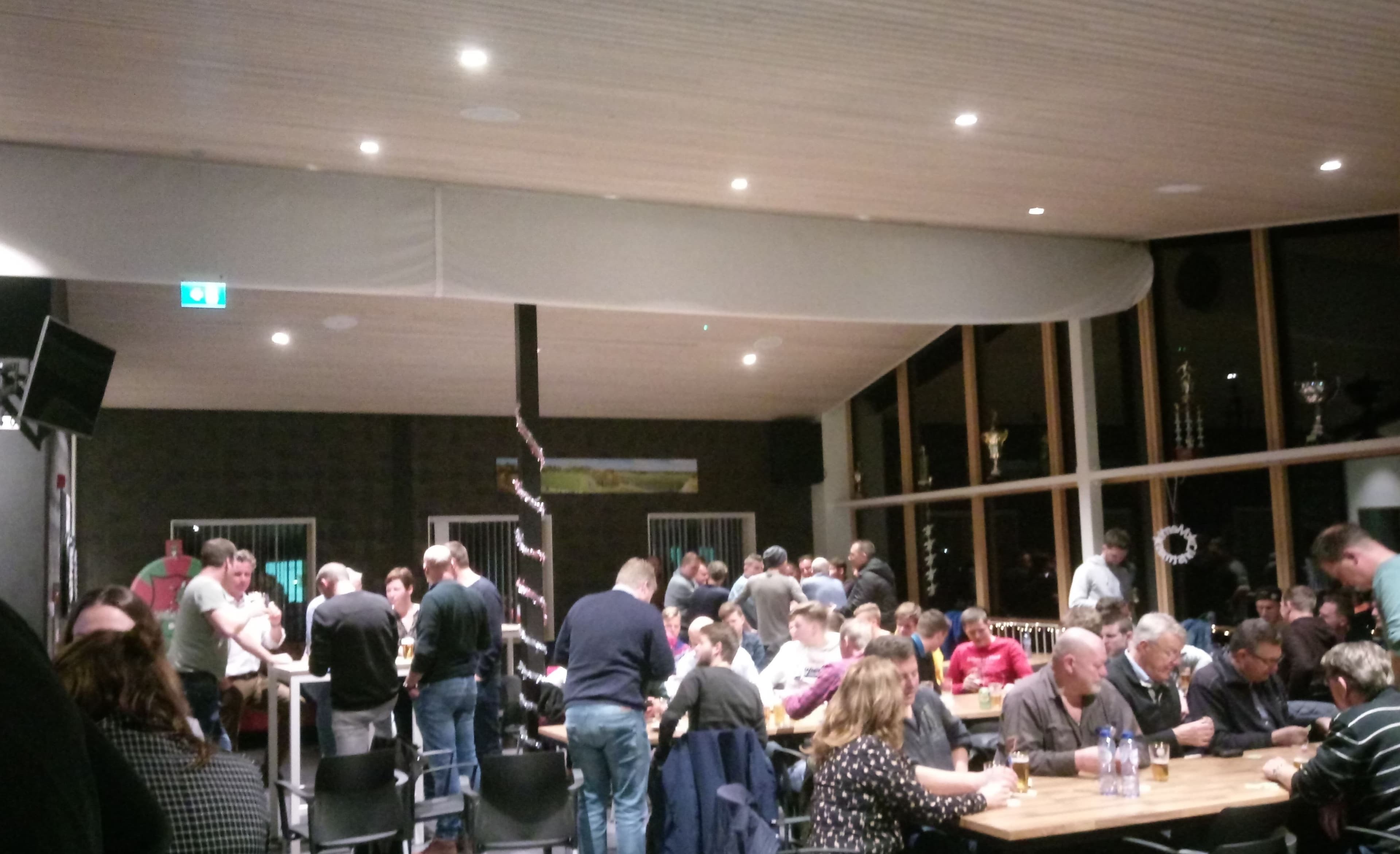 Gezellige drukte bij nieuwjaarsborrel